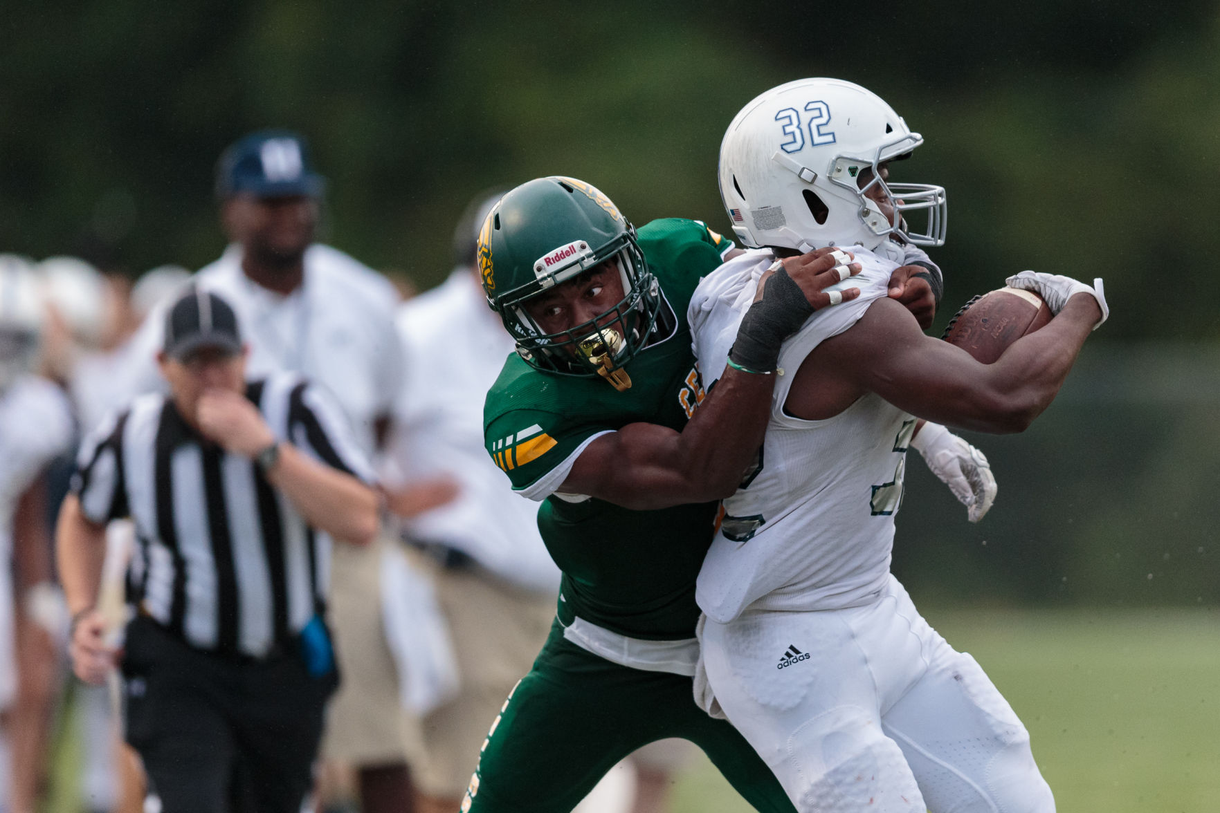 The Ragin' Bulls come from behind in the Battle of the Horns to defeat the Vikings 27-20.